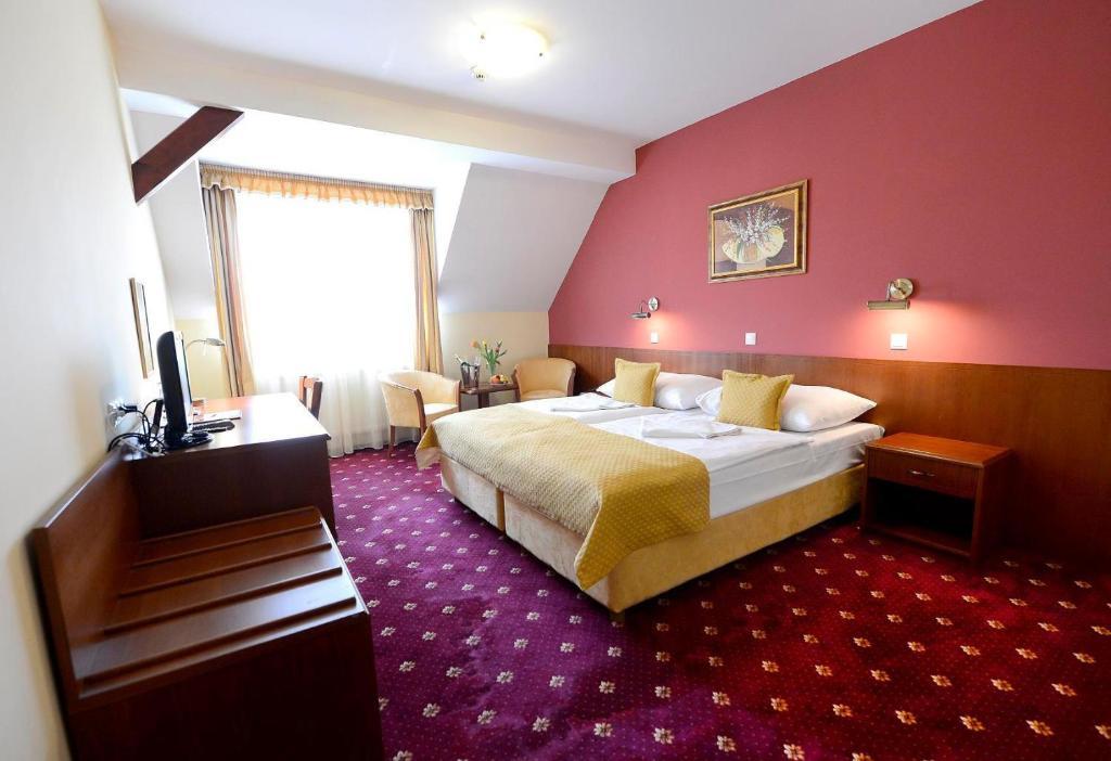 Hotel Tilia Pezinok Exterior photo